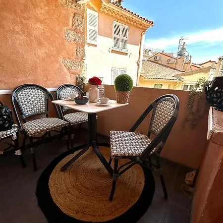 Luxury Of Approximately 40m2 With Terrace Apartment
